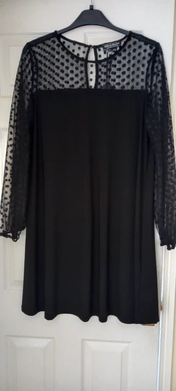 Billie & Blossom Lovely ladies black polka dot chiffon dress. - 3