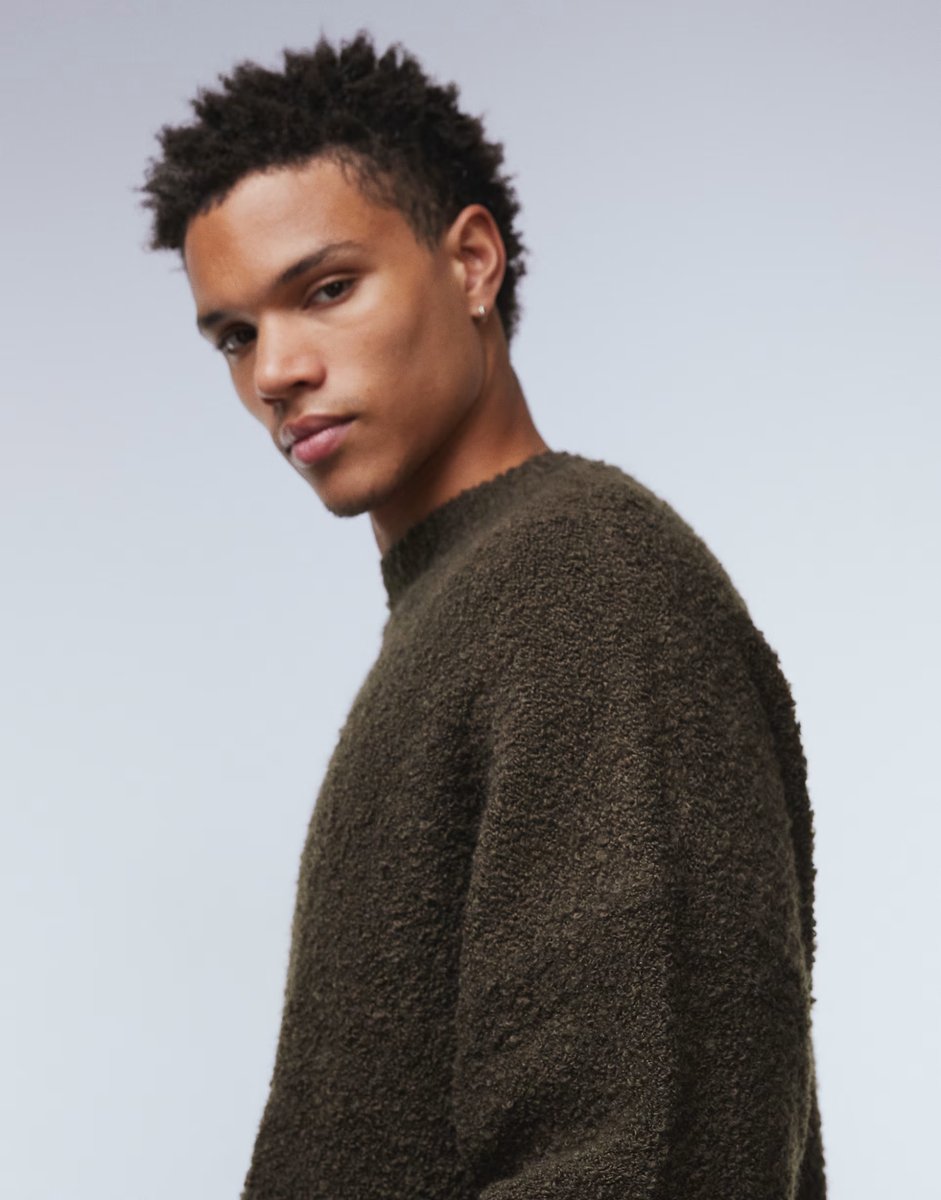 ASOS ASOS DESIGN super oversized knitted boucle jumper in brown - 4