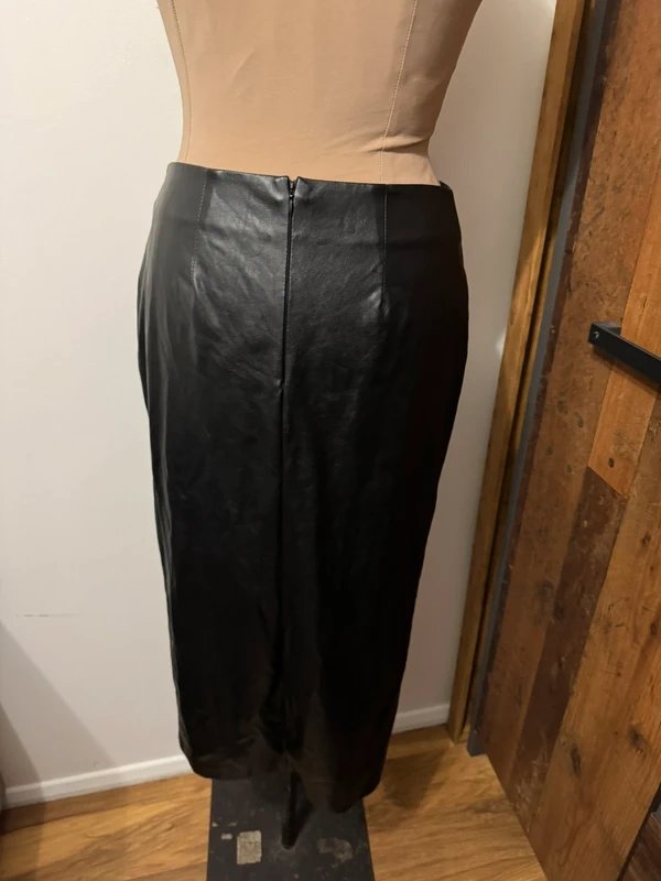 ASOS Design black faux leather pleather pu midi skirt buckle - 3