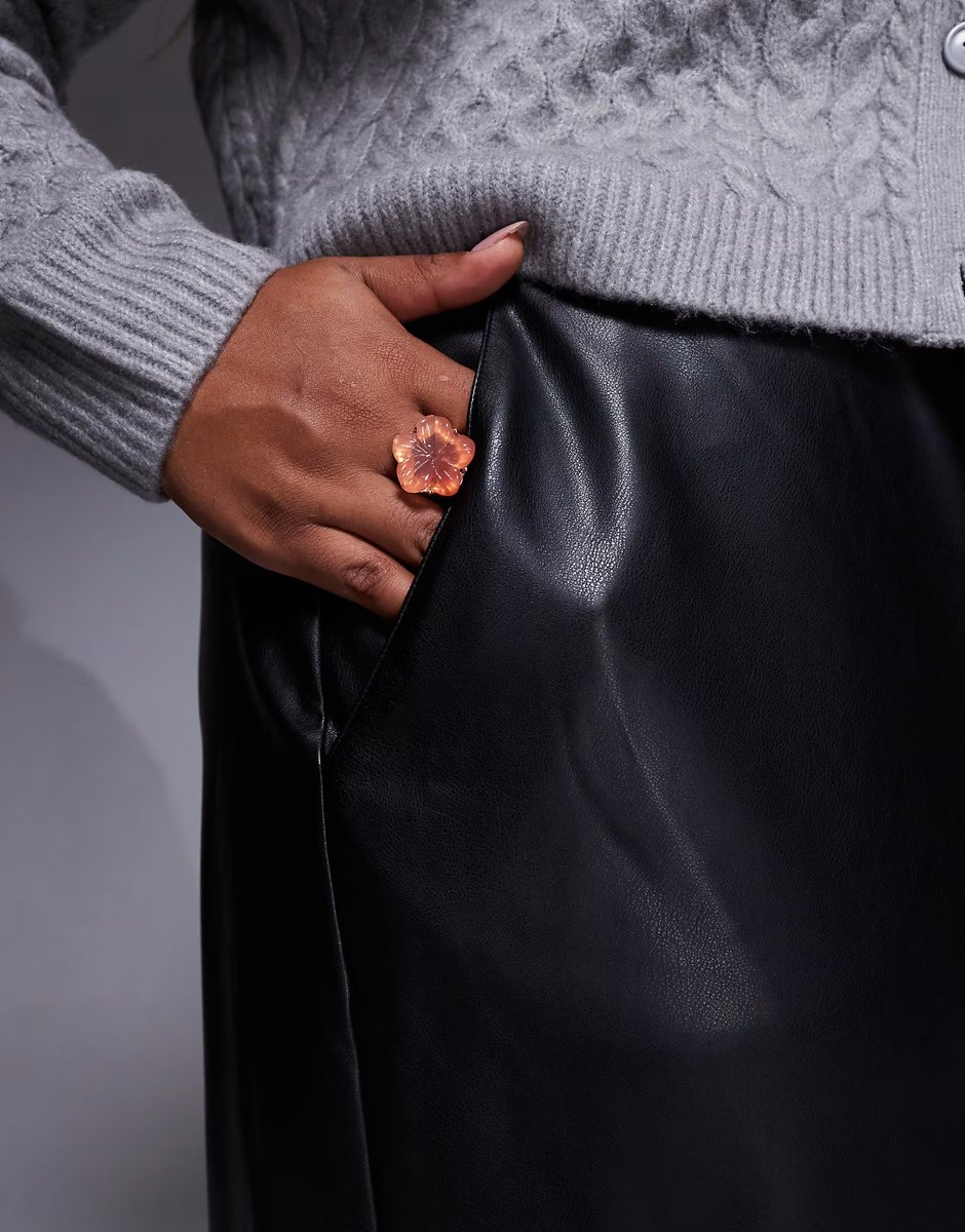 ASOS ASOS DESIGN Curve  faux leather seam detail maxi skirt - 2