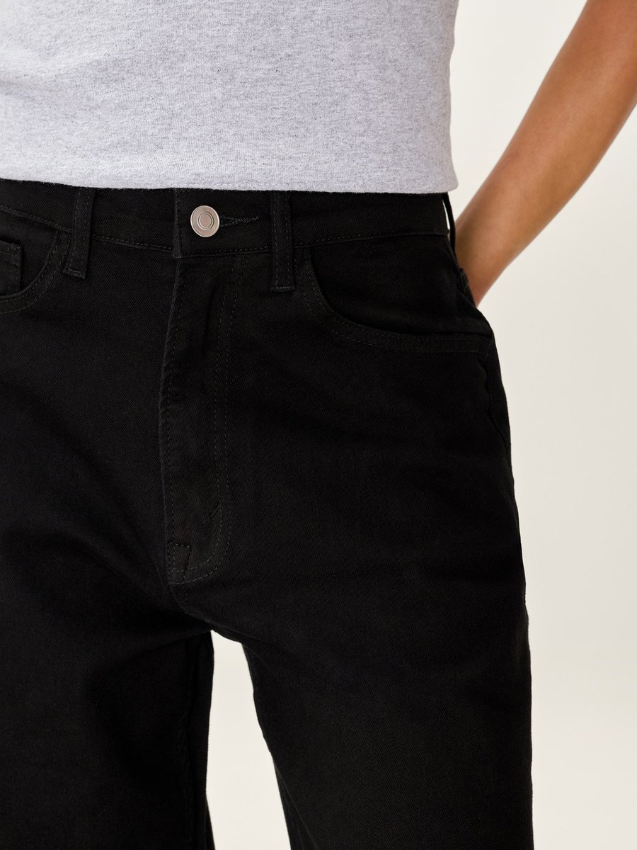 OMNES Hart Slim Jean in Black - 4