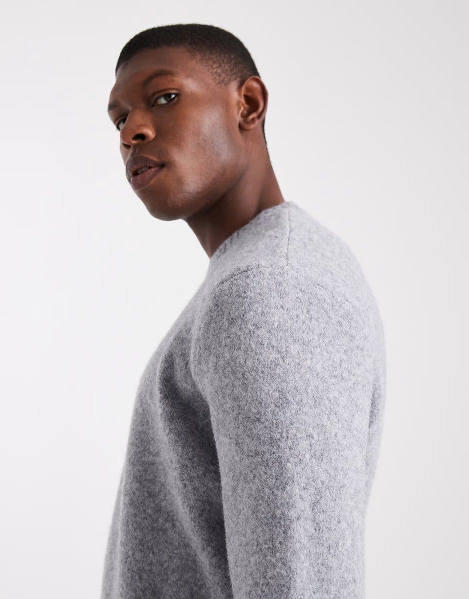 ASOS ASOS DESIGN relaxed knitted crew neck jumper in grey marl - 4