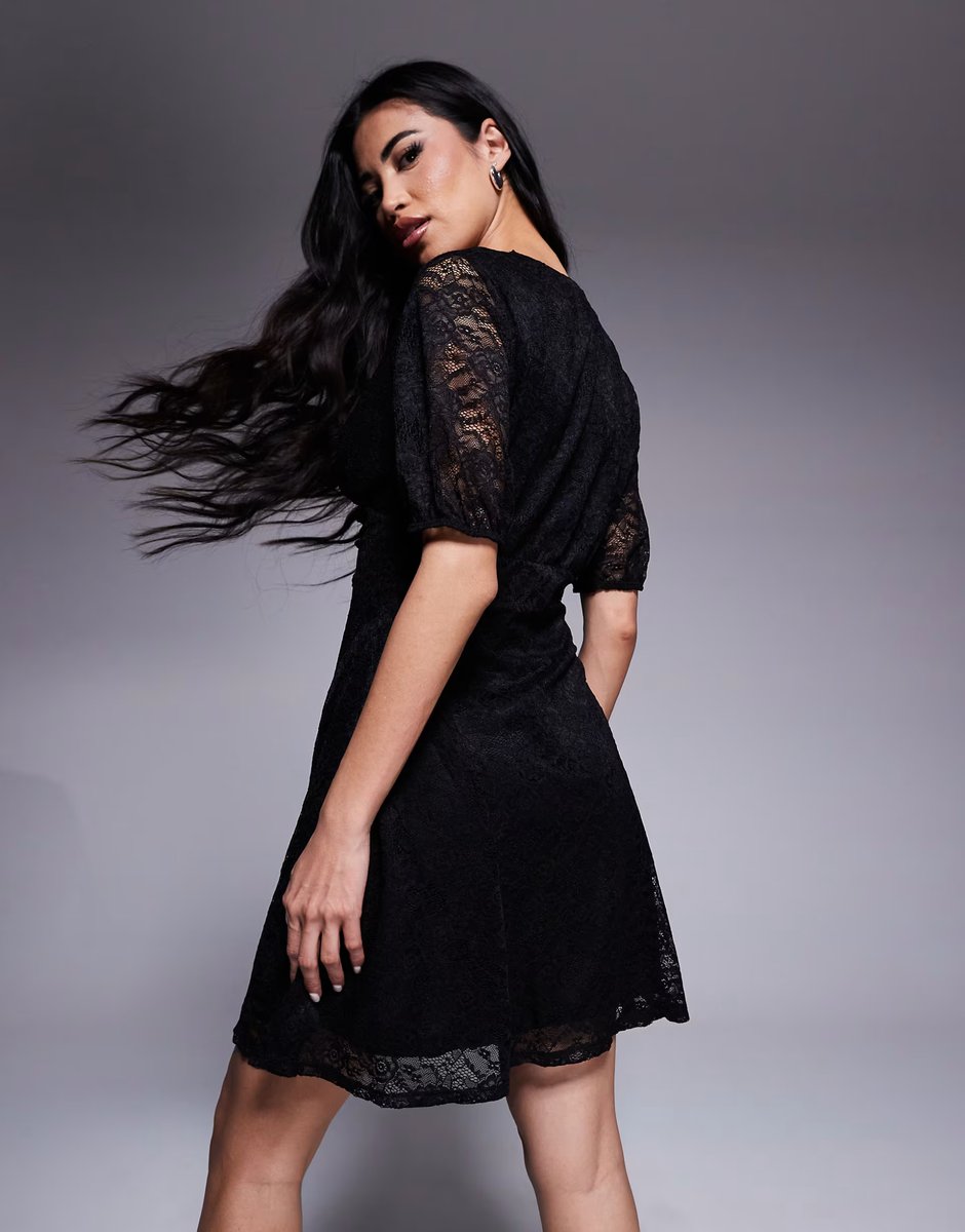 ASOS ASOS DESIGN short sleeve V neck lace midi dress in black - 4