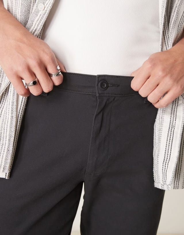ASOS ASOS DESIGN tapered chinos in black - 2