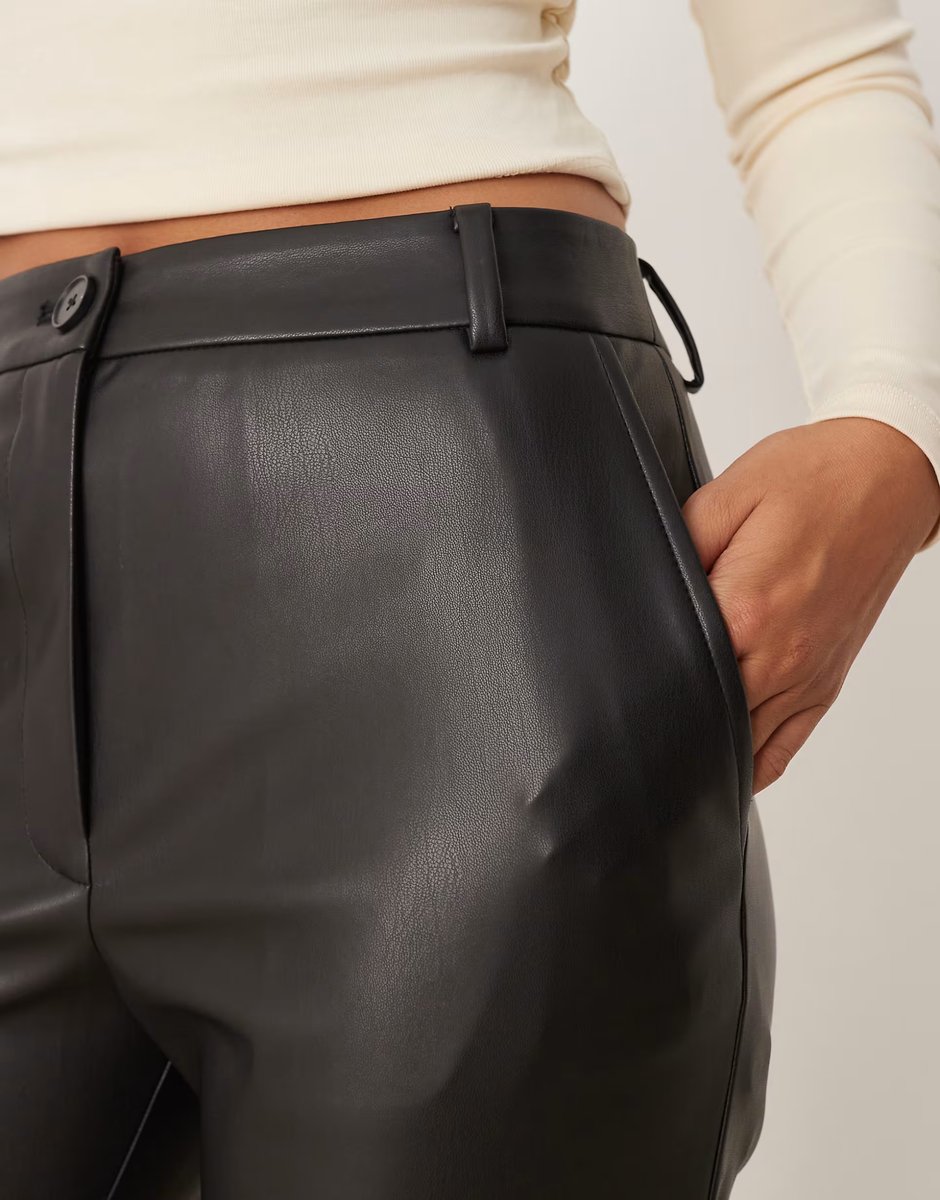 ASOS ASOS DESIGN faux leather straight leg trousers in black - 4