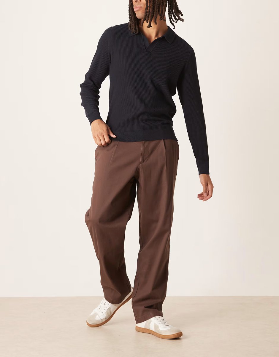 ASOS ASOS DESIGN loose straight chinos in brown with pleats - 2