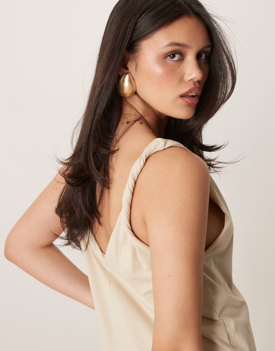 ASOS ASOS DESIGN twist shoulder jumpsuit in stone - 3