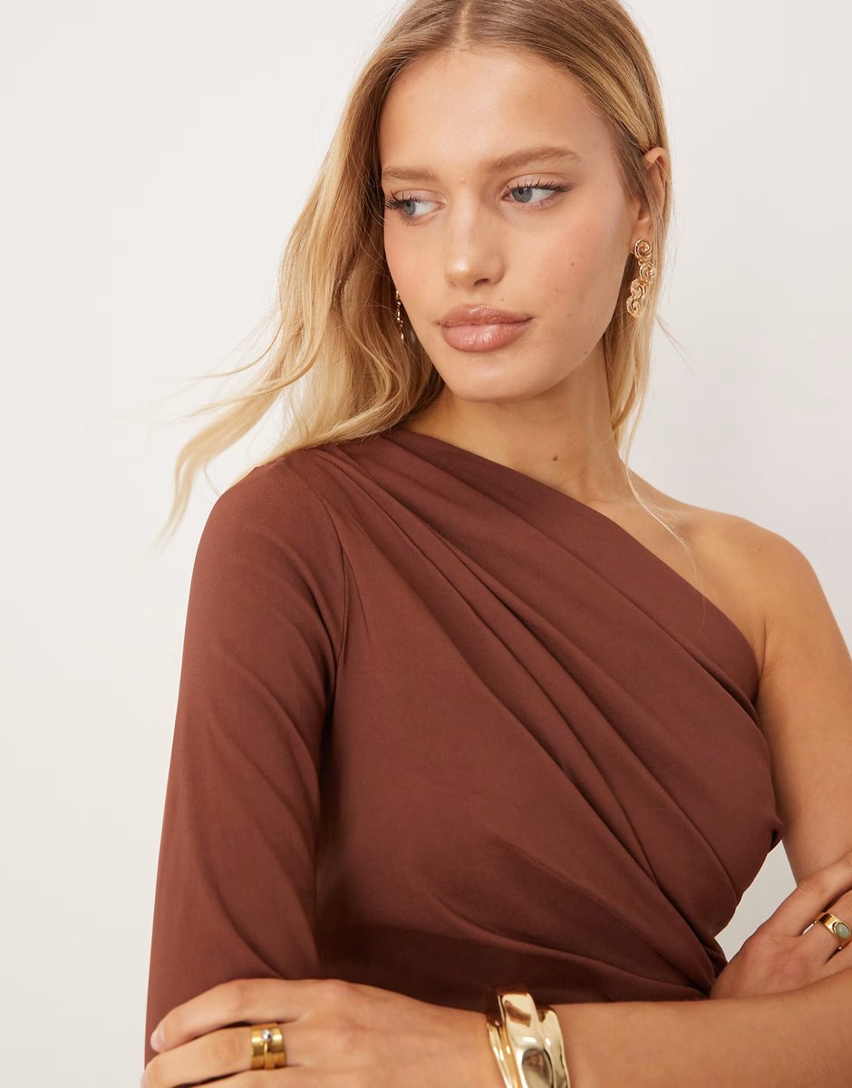 ASOS ASOS DESIGN one shoulder draped mini dress in brown - 4