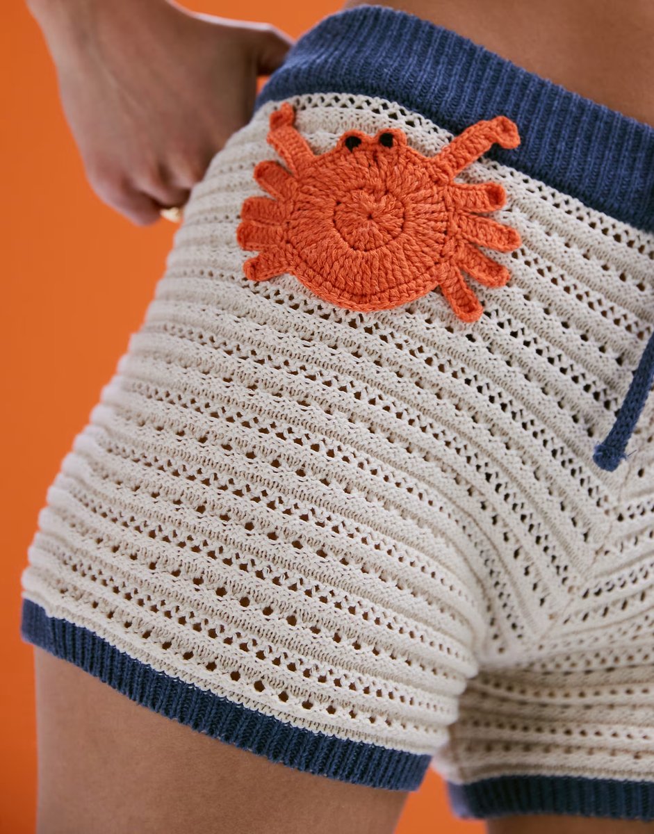 ASOS ASOS DESIGN mock crochet shorts with applique crab co-ord - 4