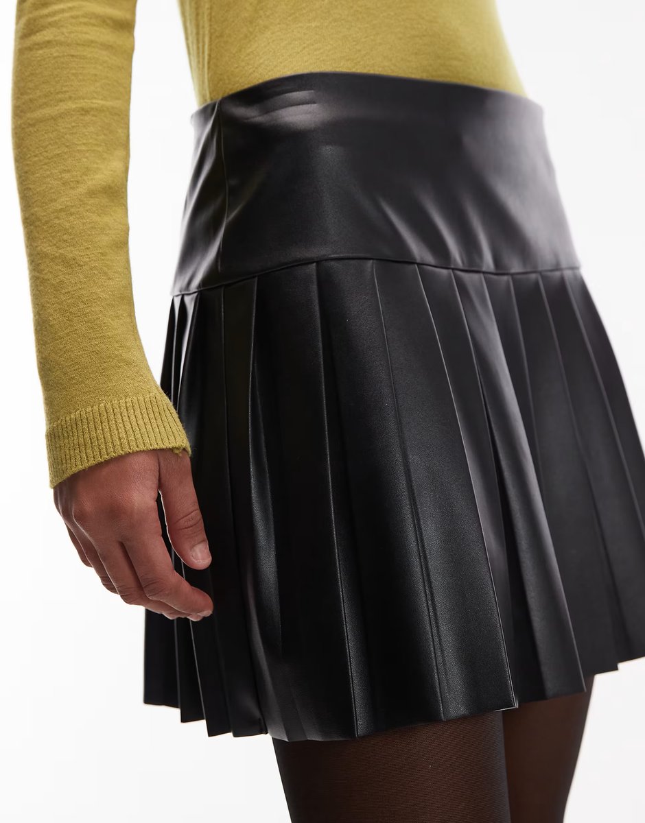 ASOS ASOS DESIGN PU pleated mini skirt in black - 4