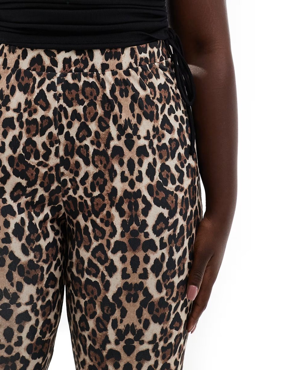 ASOS ONLY Curve ribbed flare trousers in leopard print - 3