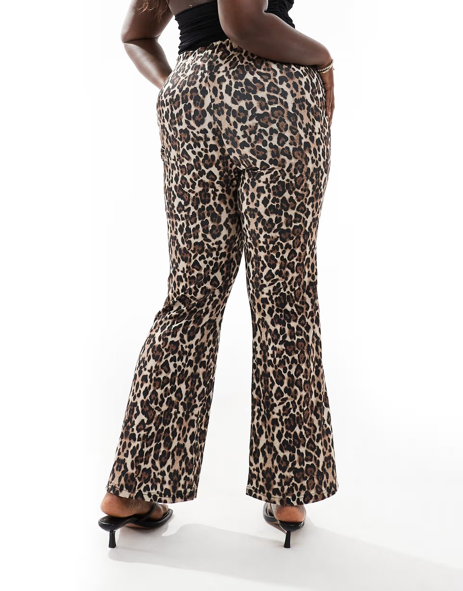 ASOS ONLY Curve ribbed flare trousers in leopard print - 4