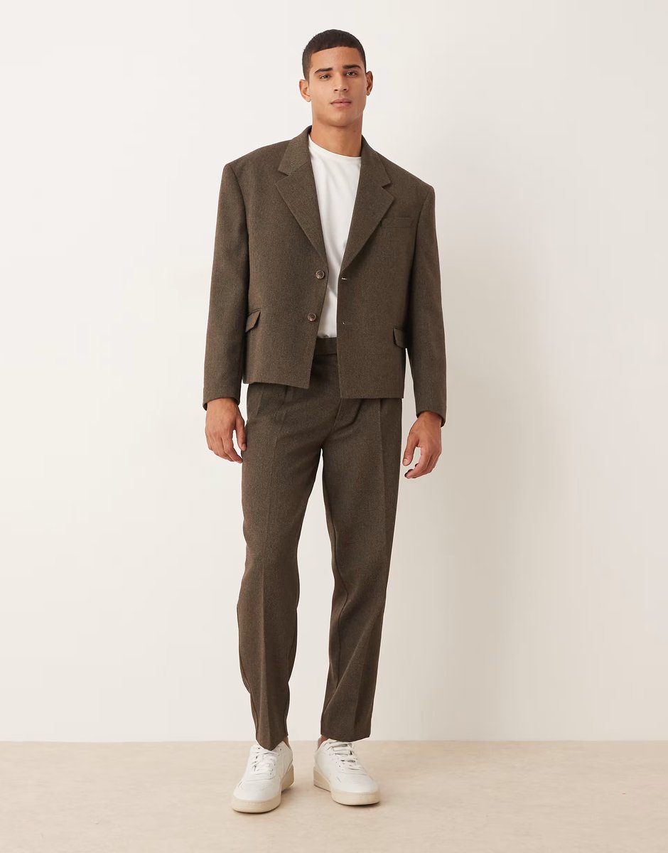 ASOS ASOS DESIGN oversized cropped suit jacket in brown - 2