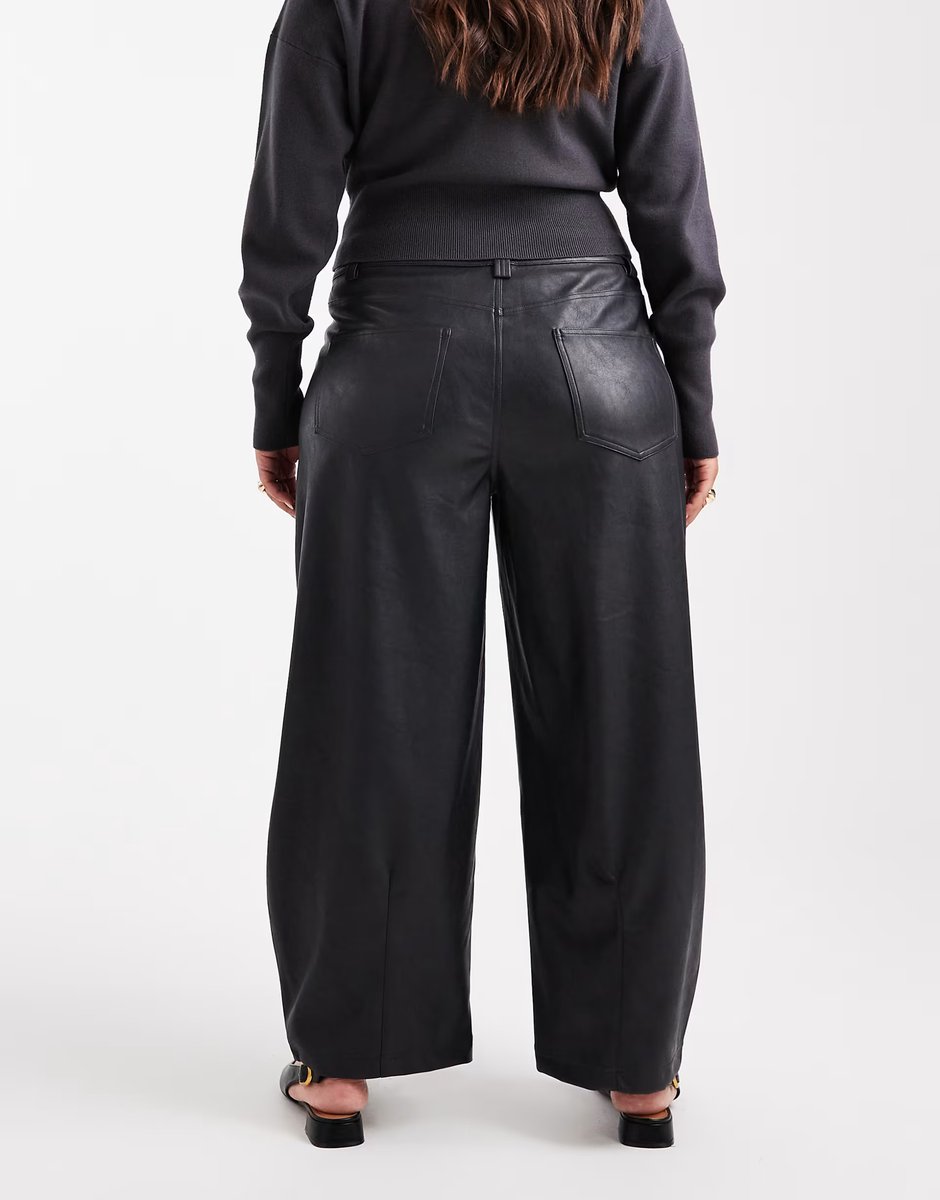 ASOS ASOS DESIGN Curve faux leather barrel leg trousers with seam detail in navy - 4