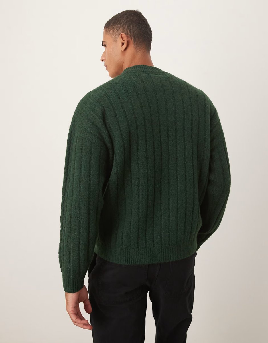 ASOS ASOS DESIGN oversized knitted cable crew neck jumper in dark green - 3