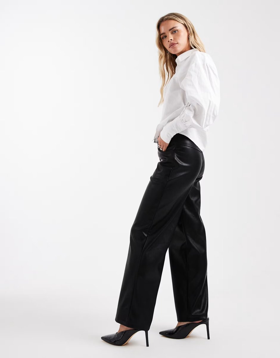 ASOS ASOS DESIGN Petite leather look wide leg trouser in black - 3