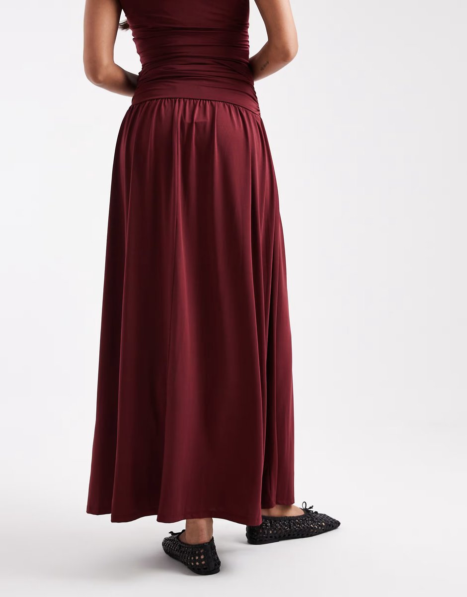 ASOS ASOS DESIGN Maternity co-ord drop waist ruched maxi skirt in burgundy - 4