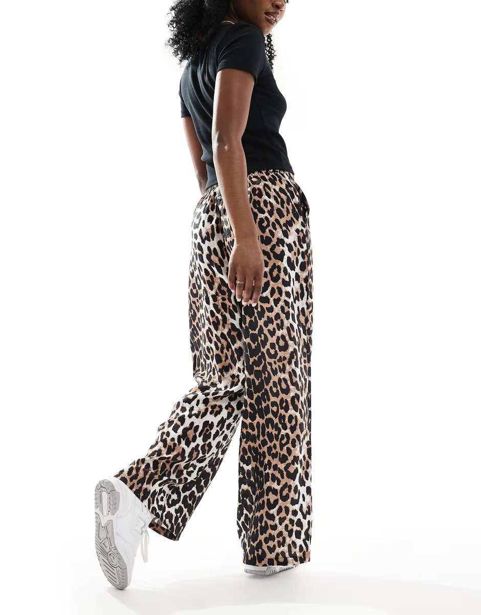 ASOS Vero Moda wide leg pull on trousers in leopard print - 3