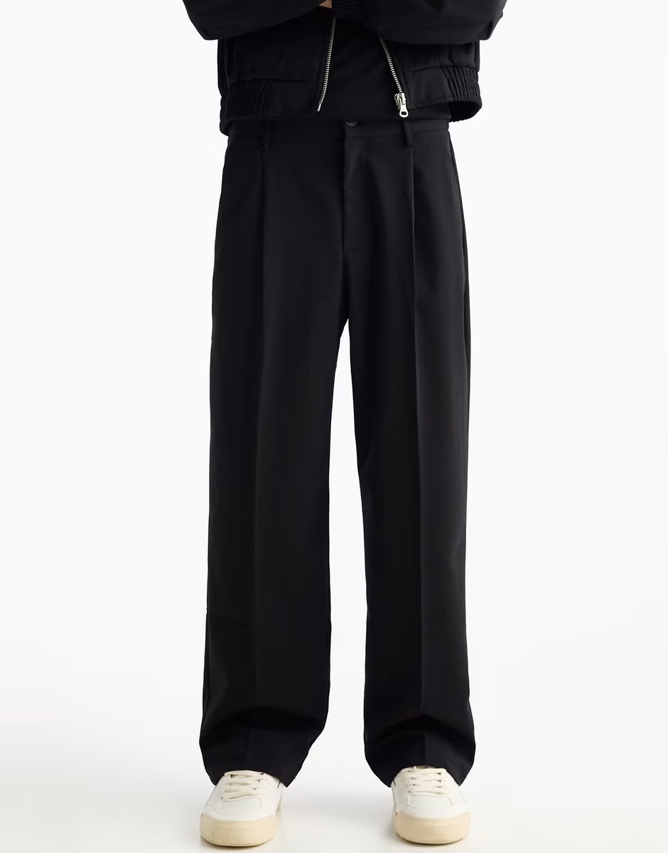 ASOS Pull&Bear tailored fit wide leg trousers in black - 3