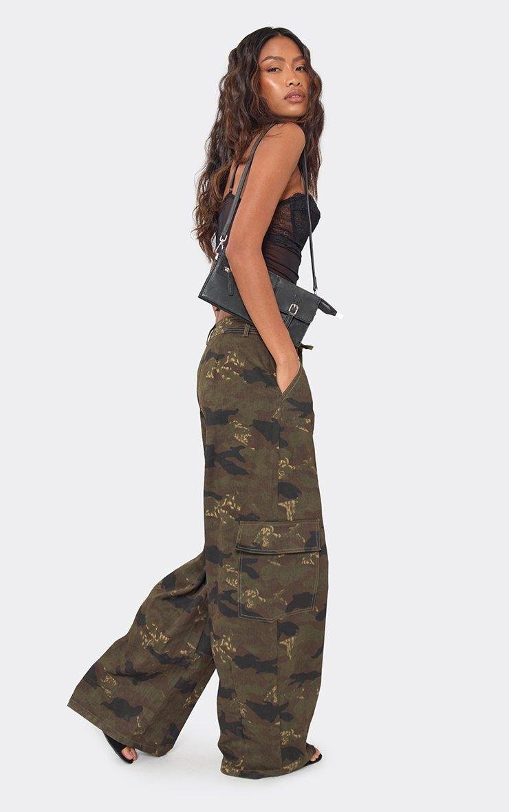 EGO Mid Rise Belted Wide Leg Cargo Trousers In Green Camo Print, Women's Size UK 6 - 2