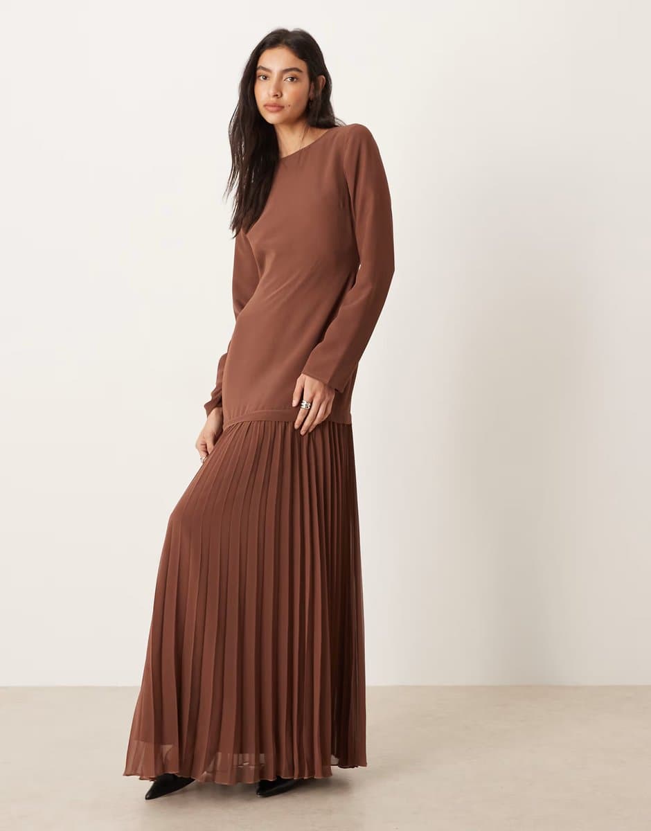 ASOS ASOS DESIGN long sleeved pleated skirt maxi dress in chocolate