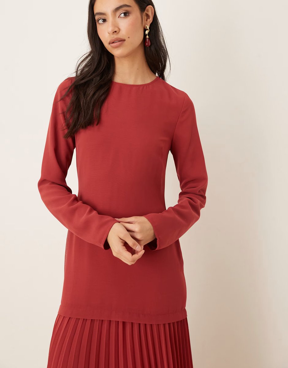 ASOS ASOS DESIGN long sleeved pleated skirt maxi dress in deep red - 4