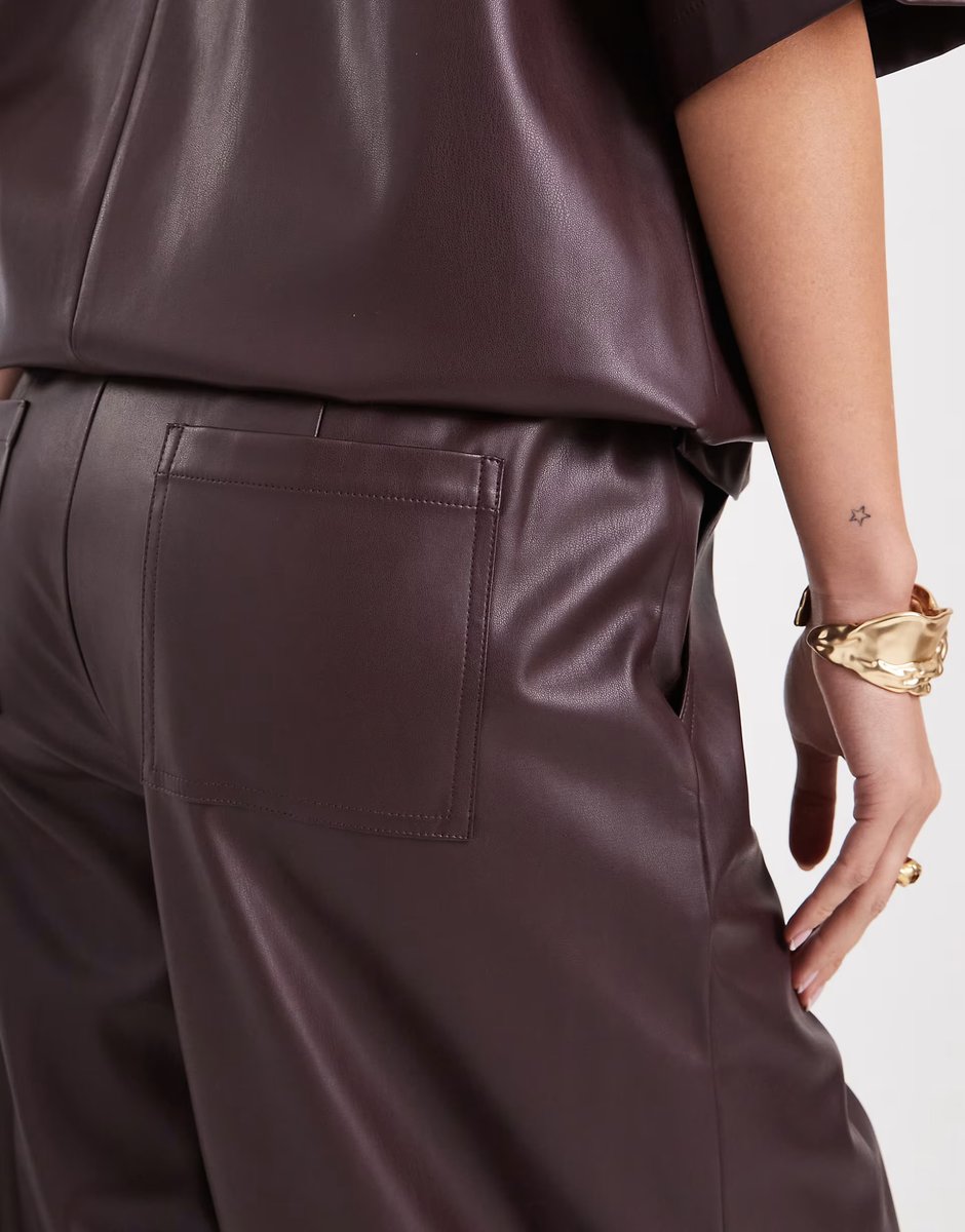 ASOS ASOS DESIGN faux leather barrel leg pull on trousers co-ord in plum - 4