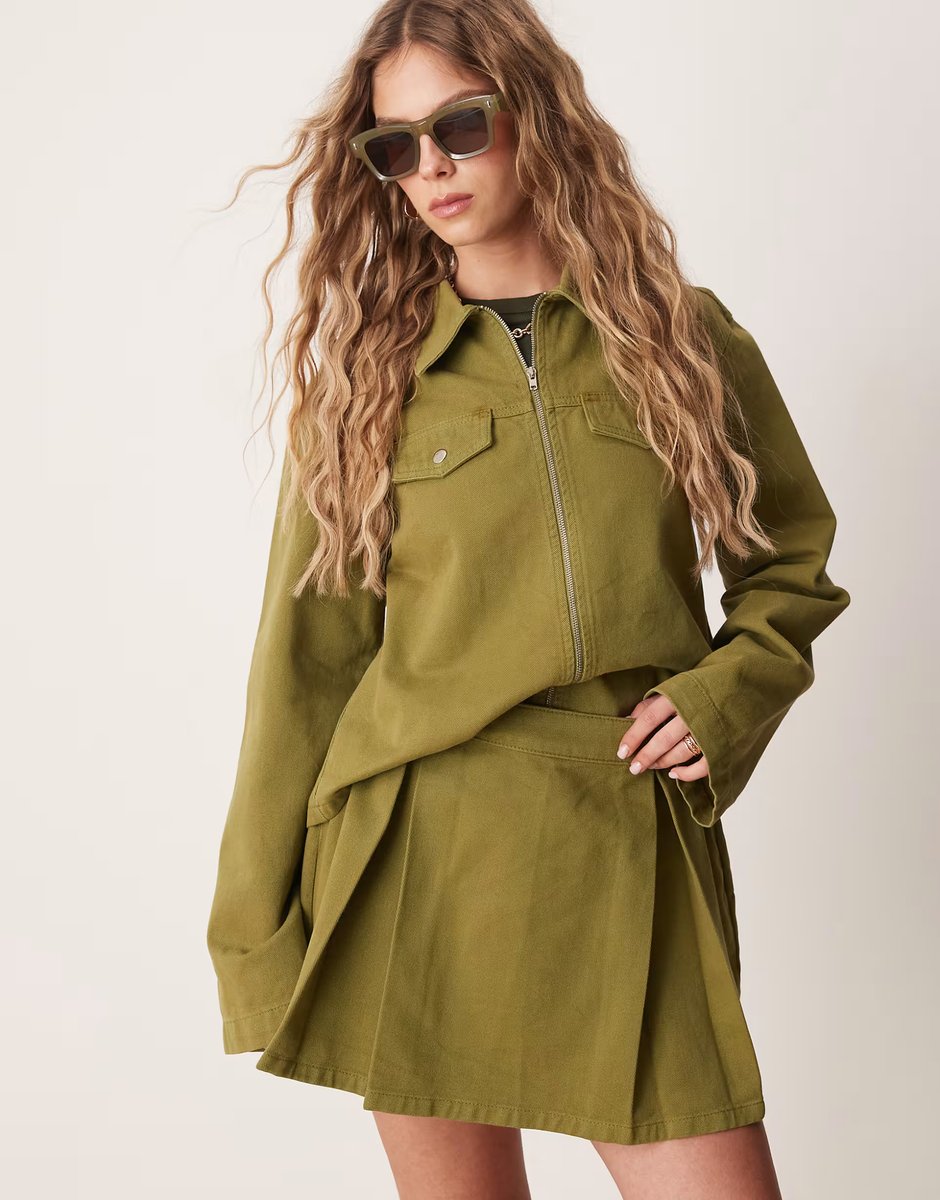 ASOS ASOS DESIGN denim mini skirt co-ord with box pleats in olive green - 4