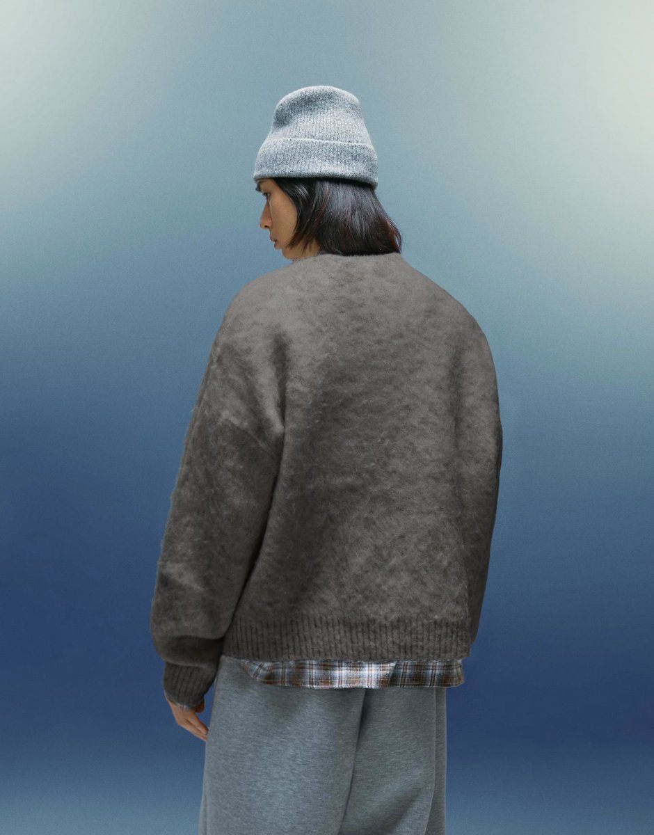 ASOS Bershka Boxy-fit faux fur sweater in grey&black - 4