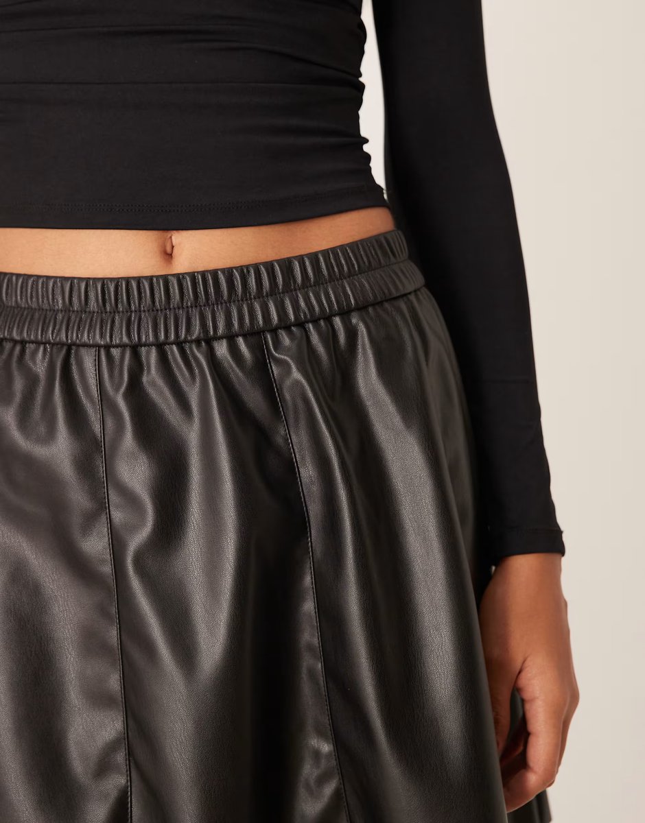 ASOS Vila faux leather flippy mini skirt in black - 3