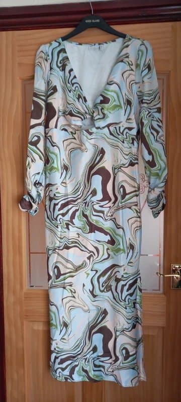 ASOS Design Stunning ladies Satin Special Occasion Midi dress size 14.