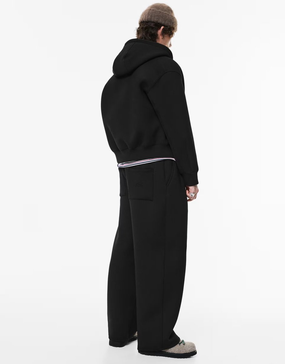 ASOS Pull&Bear Balloon fit tracksuit bottoms in black - 4