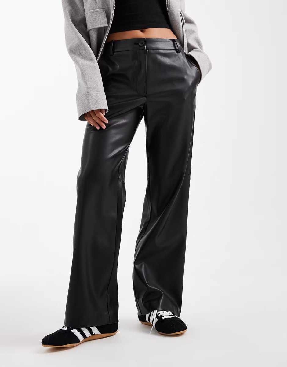 ASOS ASOS DESIGN Petite faux leather straight leg trousers in black - 4