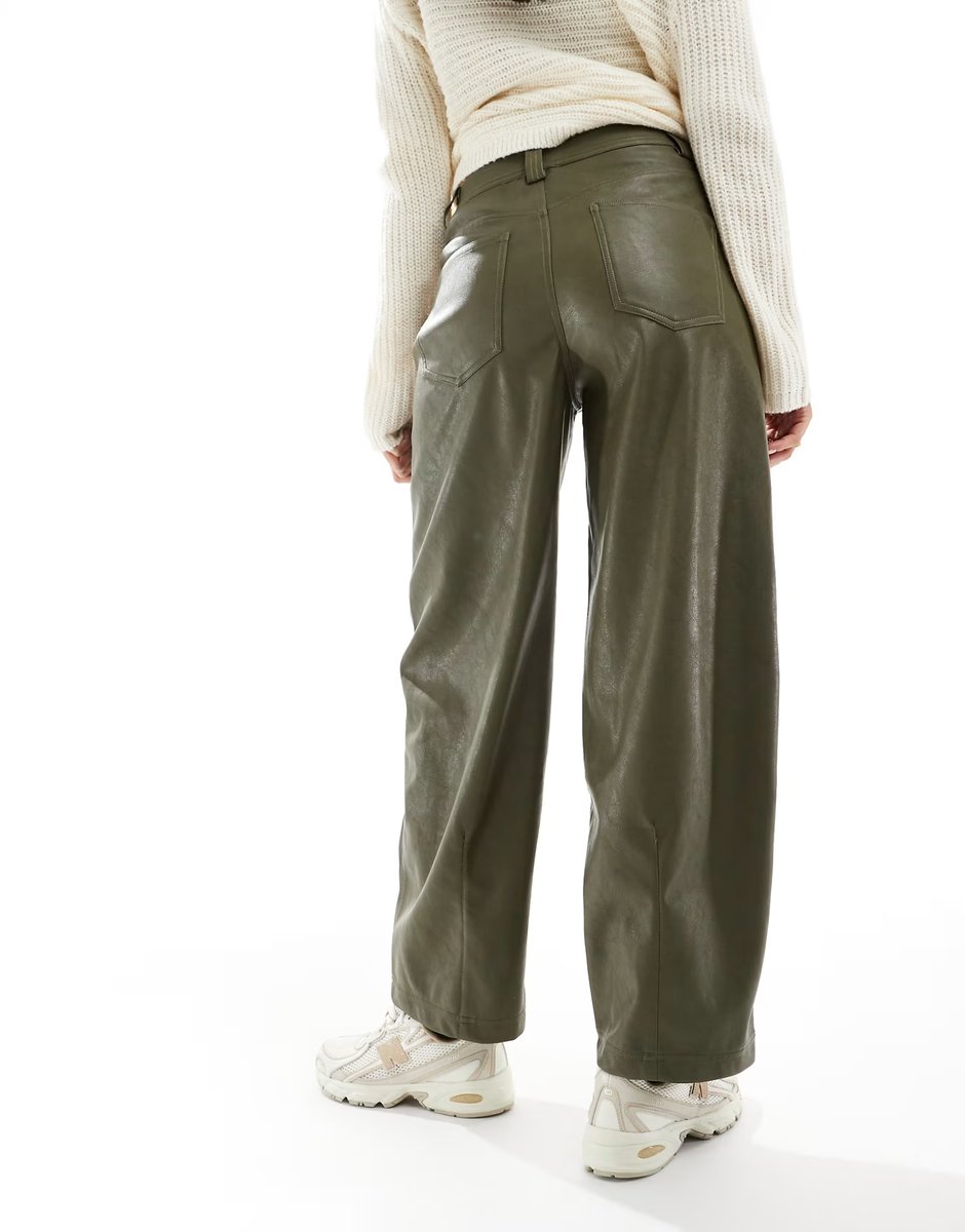 ASOS ASOS DESIGN faux leather barrel leg trousers with seam detail in Khaki - 3