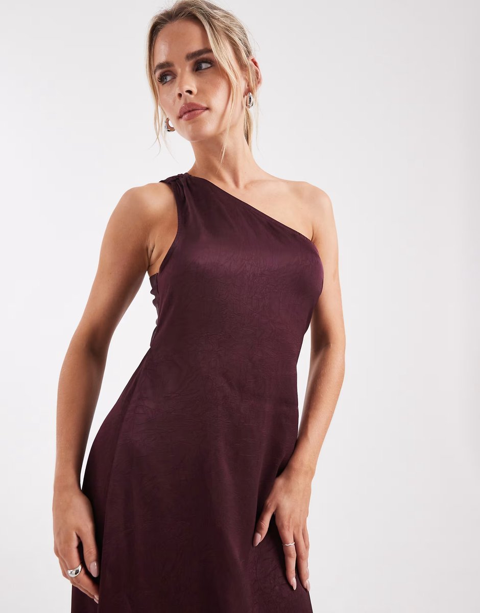 ASOS Vero Moda Petite one shoulder satin maxi dress in burgundy - 3