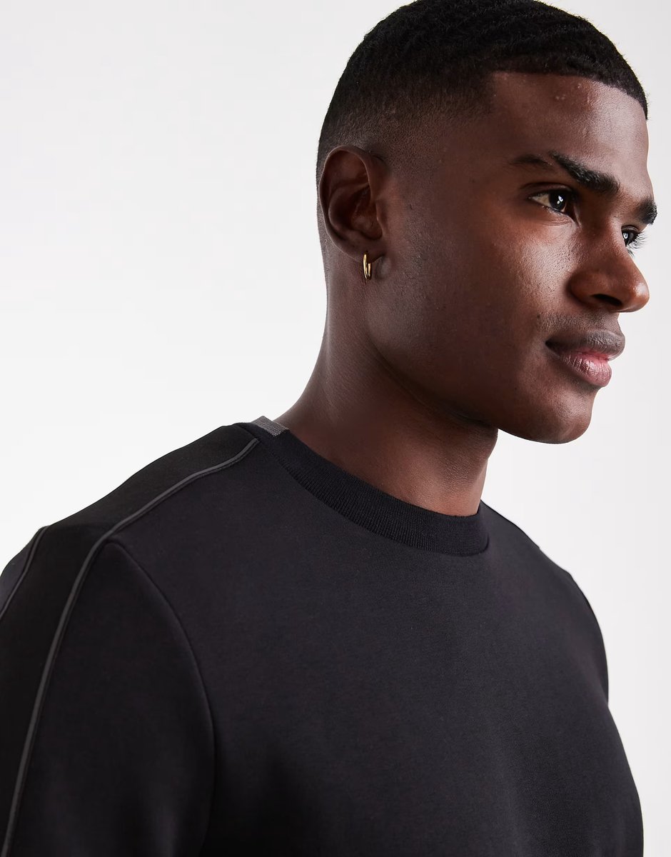 ASOS Lyle & Scott  tape crew neck in  jet black - 4