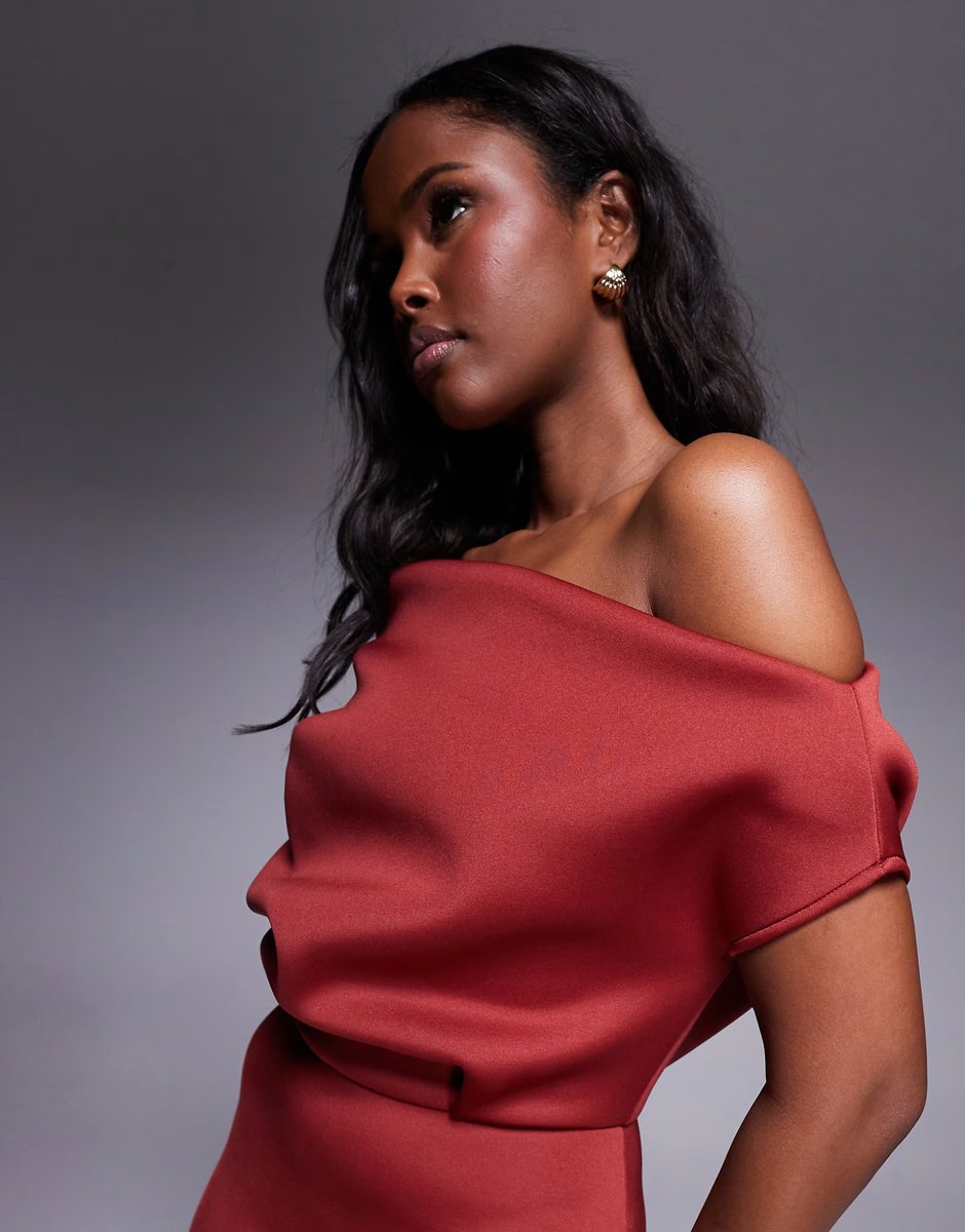 ASOS ASOS DESIGN dramatic neckline  midi dress in red in scuba-style fabric - 4