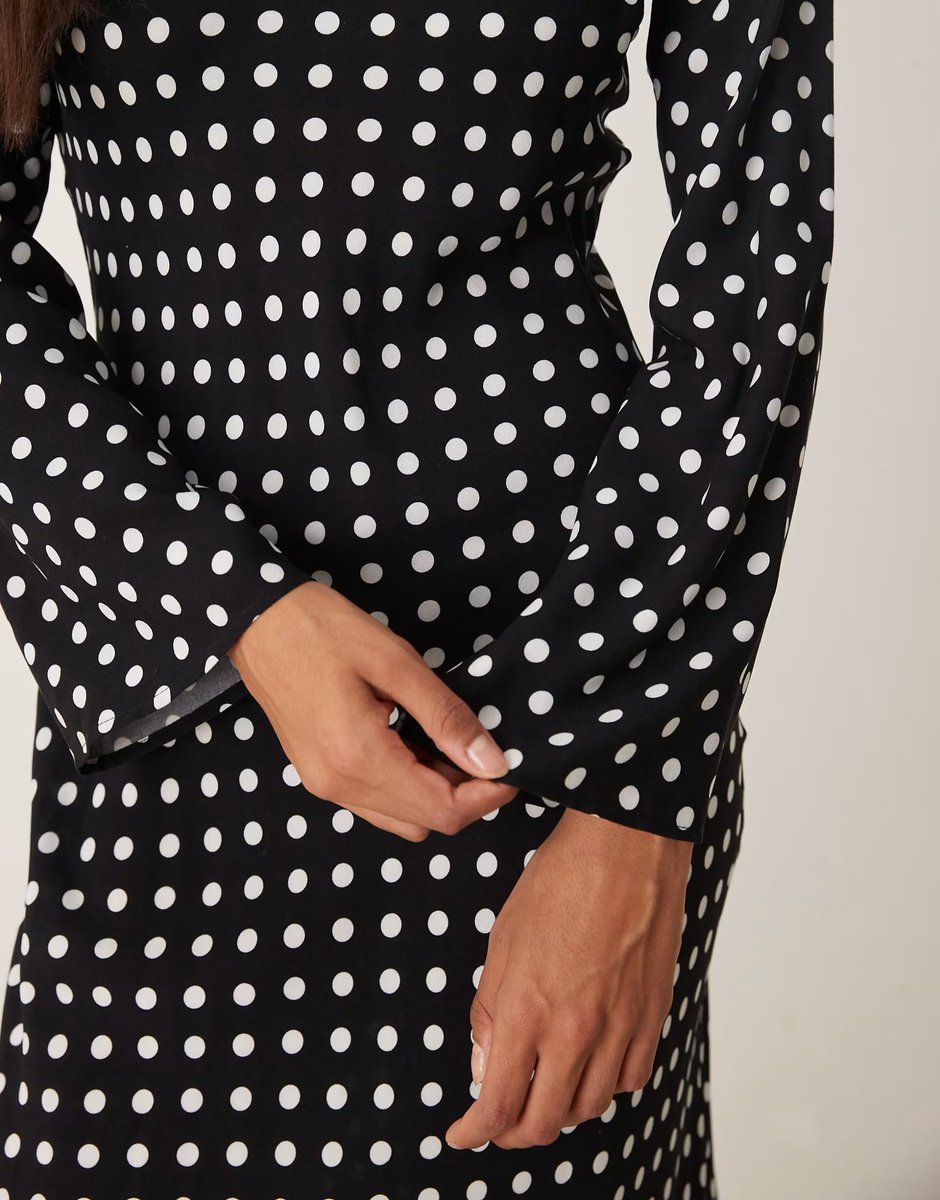 ASOS ASOS DESIGN crew neck stripe maxi dress in black spot - 4