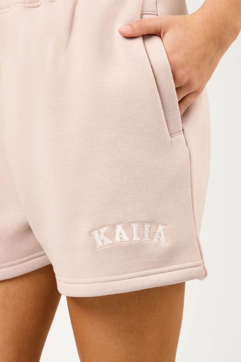 Kaiia Kaiia Script Logo Mini Sweat Shorts Champagne & Crème - 4