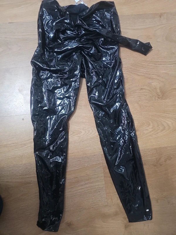 Femme Luxe Tight Fitted Cropped Vinyl Trousers - 4