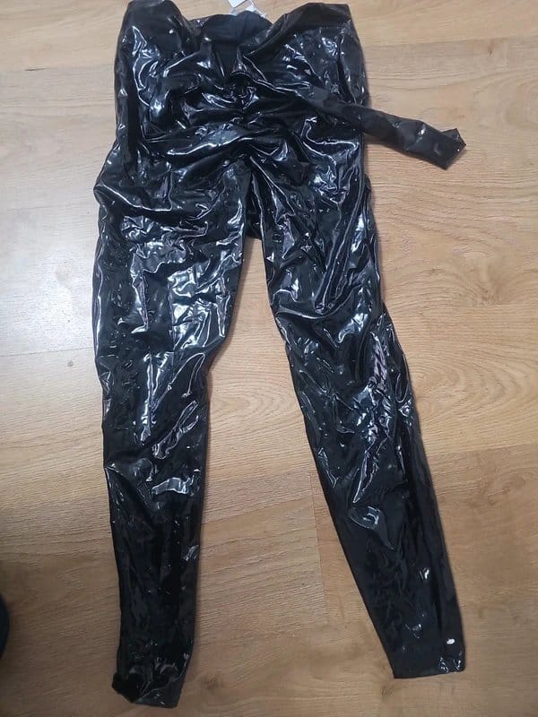 Femme Luxe Tight Fitted Cropped Vinyl Trousers - 4