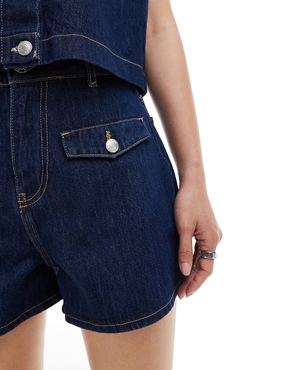 ASOS ASOS DESIGN denim short with patch pocket flaps co-ord in mid blue - 4