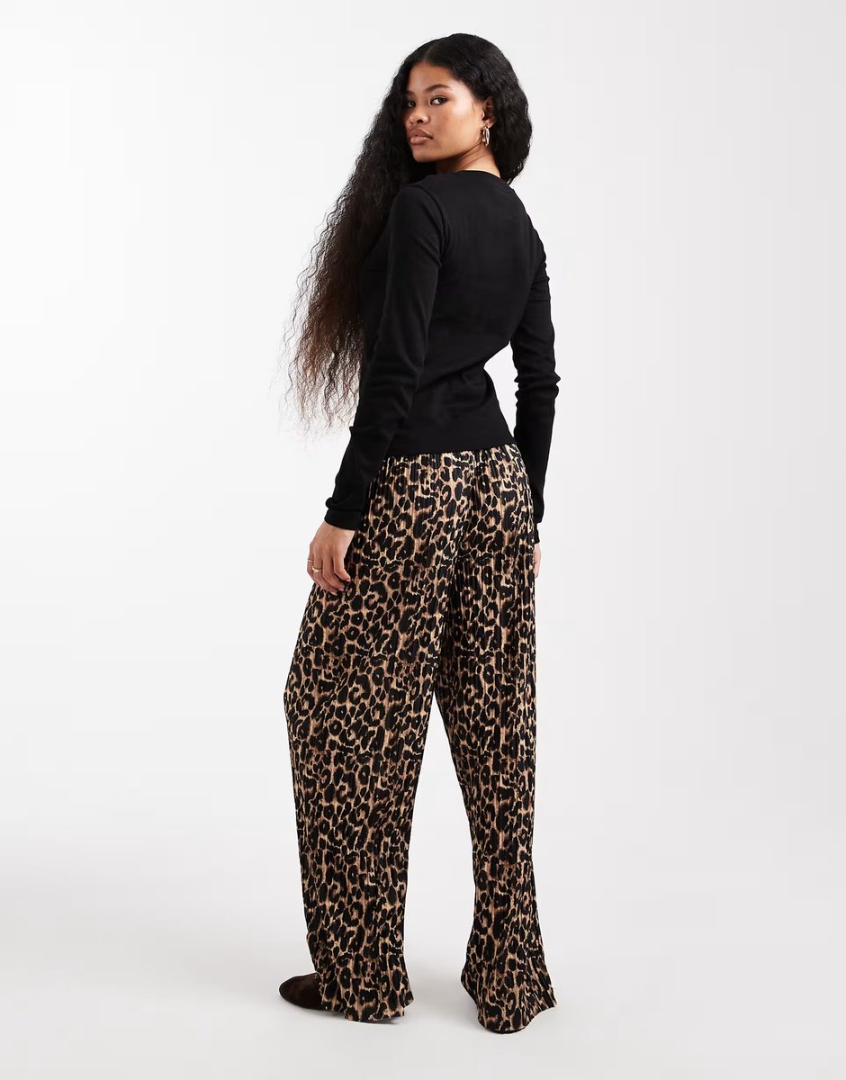 ASOS ONLY Petite pull on loose fit trousers in leopard print plisse - 4