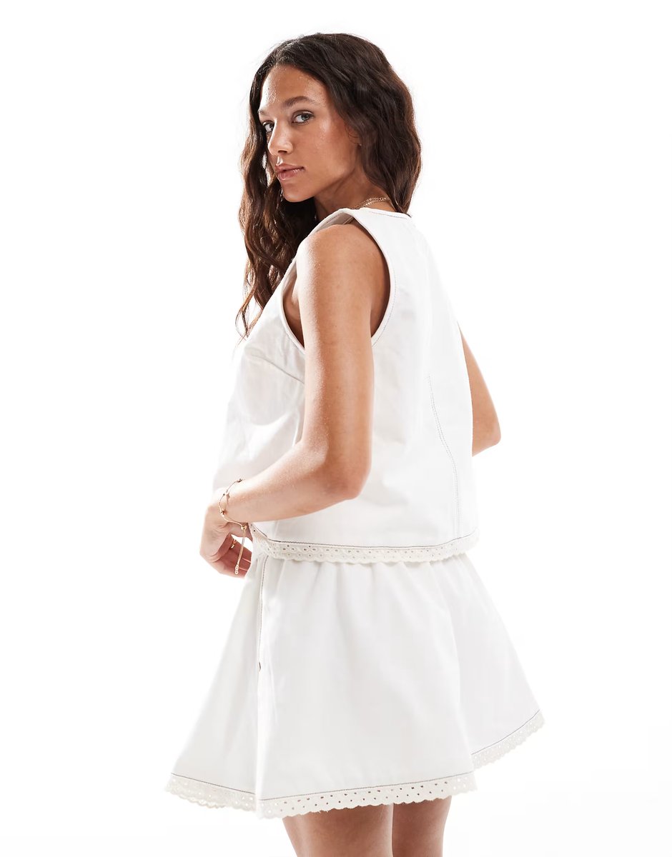 ASOS ASOS DESIGN gathered denim micro skirt with broderie trim in ecru - 3