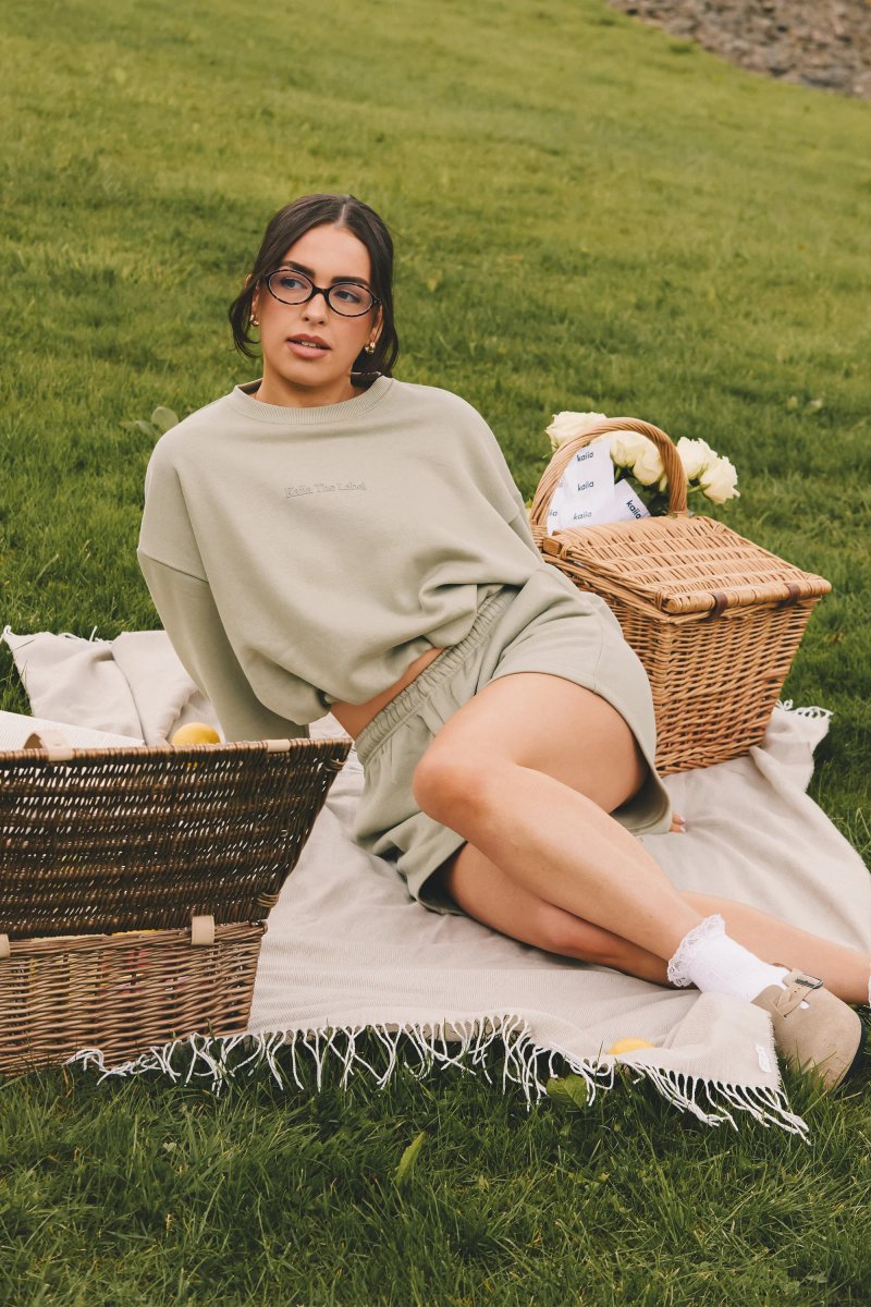 Kaiia Kaiia The Label Bubble Hem Cropped Sweatshirt Sage - 2