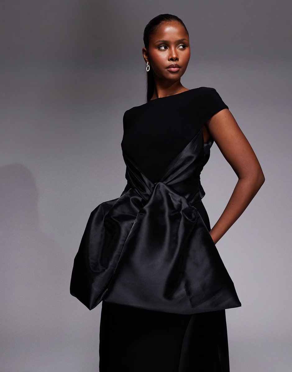 ASOS ASOS DESIGN Premium maxi dress with satin contrast bow front and train in black - 3