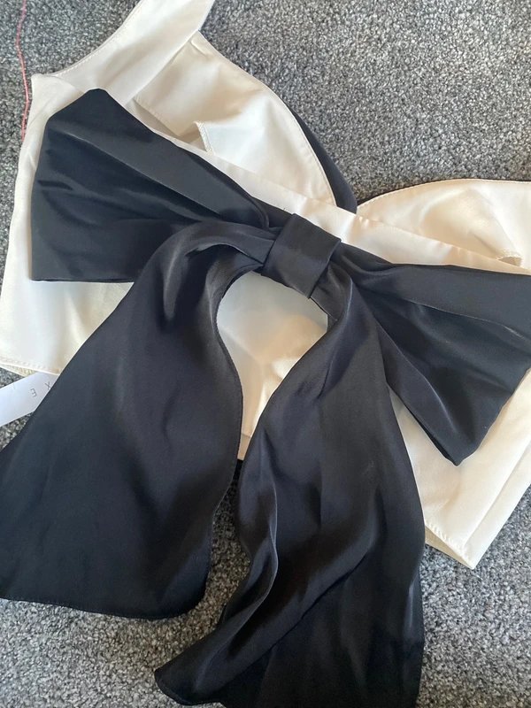 ASOS Asos luxe waistcoat with black bow size 6 - 4
