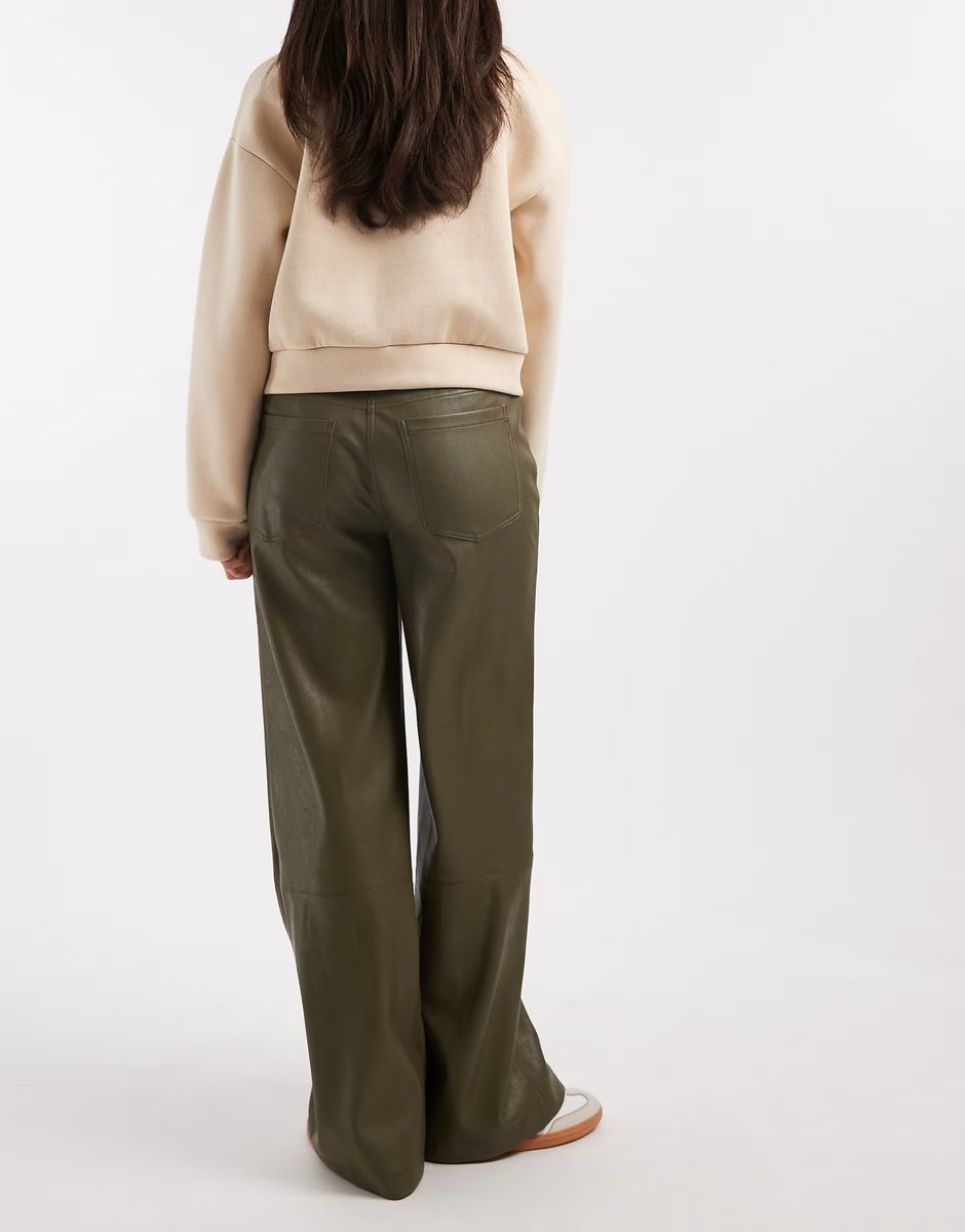 ASOS ASOS DESIGN low rise mansy faux leather trousers in green  - 4