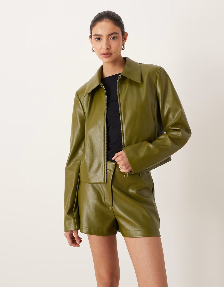 ASOS ASOS DESIGN tailored faux leather cropped blazer and shorts co-ord in olive - 3