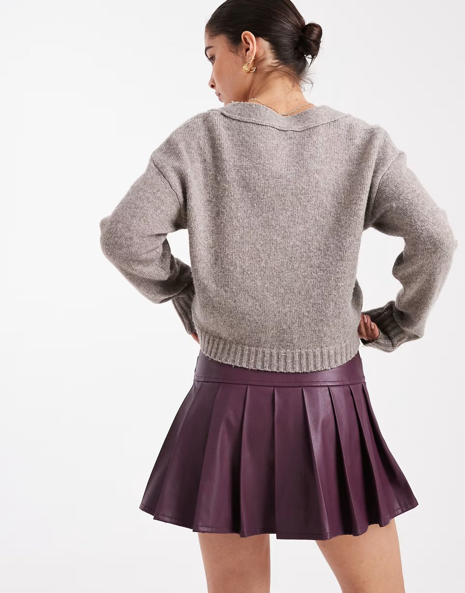 ASOS Miss Selfridge faux leather pleated kilt with buckles in burgundy - 3